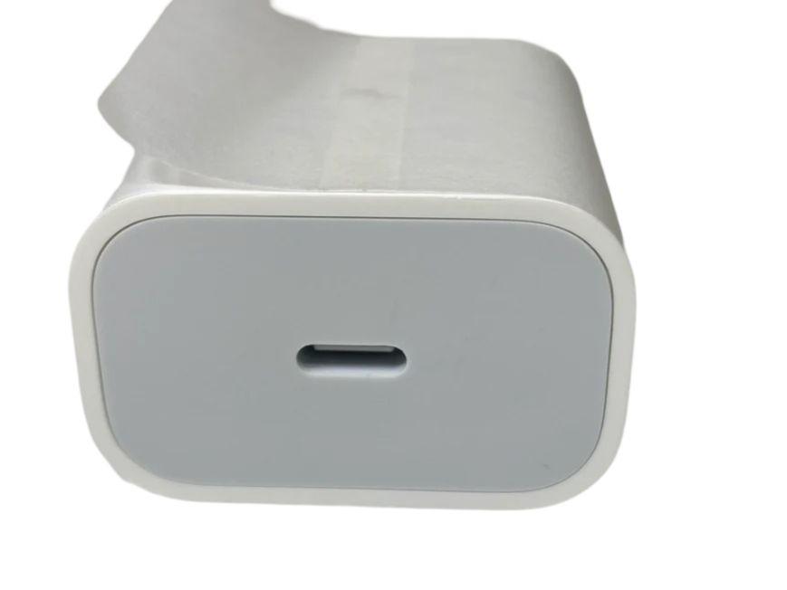 Apple A1720 Travel Adapter (Bulk Packaging) - White