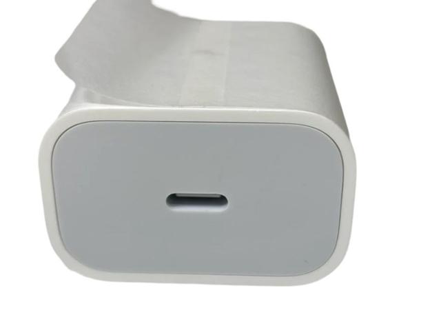 https://cdn.reebelo.com/pim/products/P-APPLEA1720TRAVELADAPTERBULKPACKAGING/WHI-image-1.jpg
