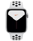 Apple Watch Series 5 Nike (Aluminum) 40mm in Silver in Premium condition
