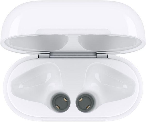 https://cdn.reebelo.com/pim/products/P-APPLEWIRELESSCHARGINGCASEONLYFORAIRPODS/WHT-image-2.jpg