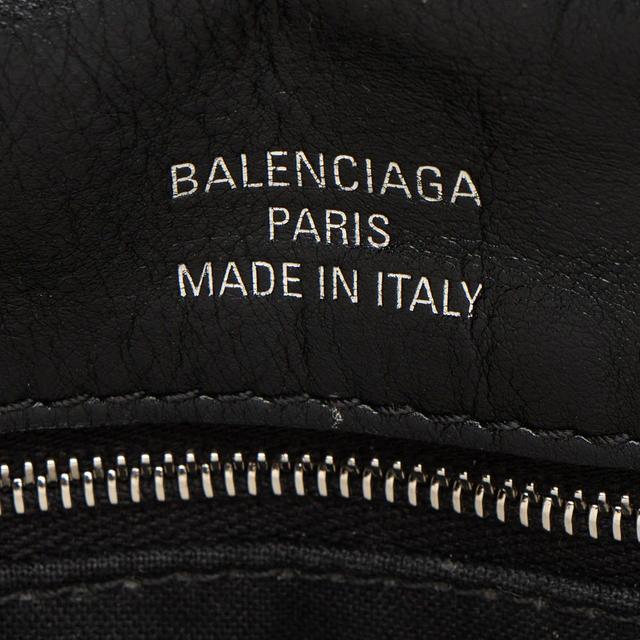 https://cdn.reebelo.com/pim/products/P-BALENCIAGALEATHERBBSOFTMEDIUMSHOULDERBAG/BLA-image-6.jpg