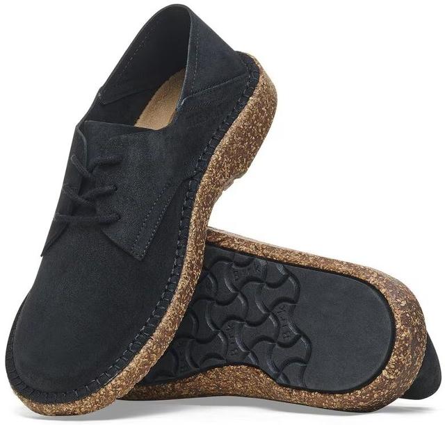 https://cdn.reebelo.com/pim/products/P-BIRKENSTOCKGARYSUEDELEATHERUNISEXSHOES/BLA-image-2.jpg