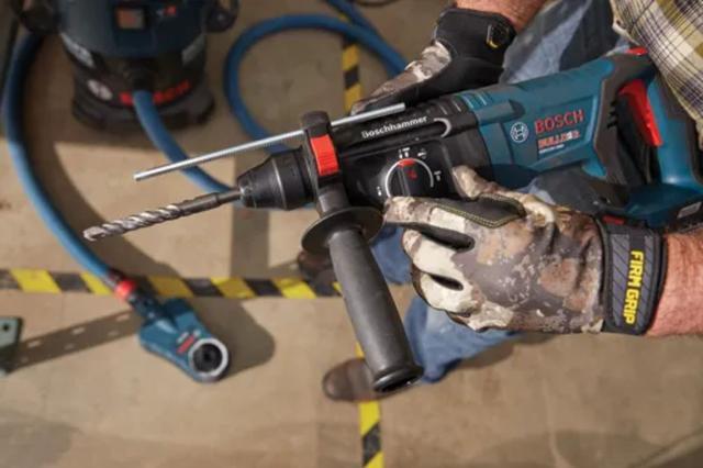 https://cdn.reebelo.com/pim/products/P-BOSCHGBH18V26DK1518VROTARYHAMMERS/BLU-image-5.jpg