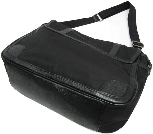 https://cdn.reebelo.com/pim/products/P-BURBERRYLEATHERNYLONCANVASSHOULDERBAG/BLA-image-1.jpg