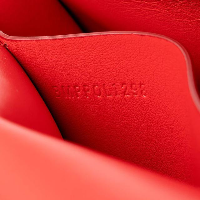 https://cdn.reebelo.com/pim/products/P-BURBERRYLEATHERTBENVELOPECHAINSHOULDERBAG/RED-image-5.jpg