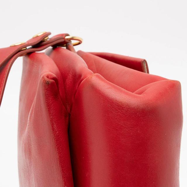 https://cdn.reebelo.com/pim/products/P-CELINECALFSKINBLADEFLAPBAG/RED-image-11.jpg