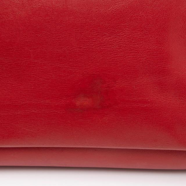 https://cdn.reebelo.com/pim/products/P-CELINECALFSKINBLADEFLAPBAG/RED-image-13.jpg