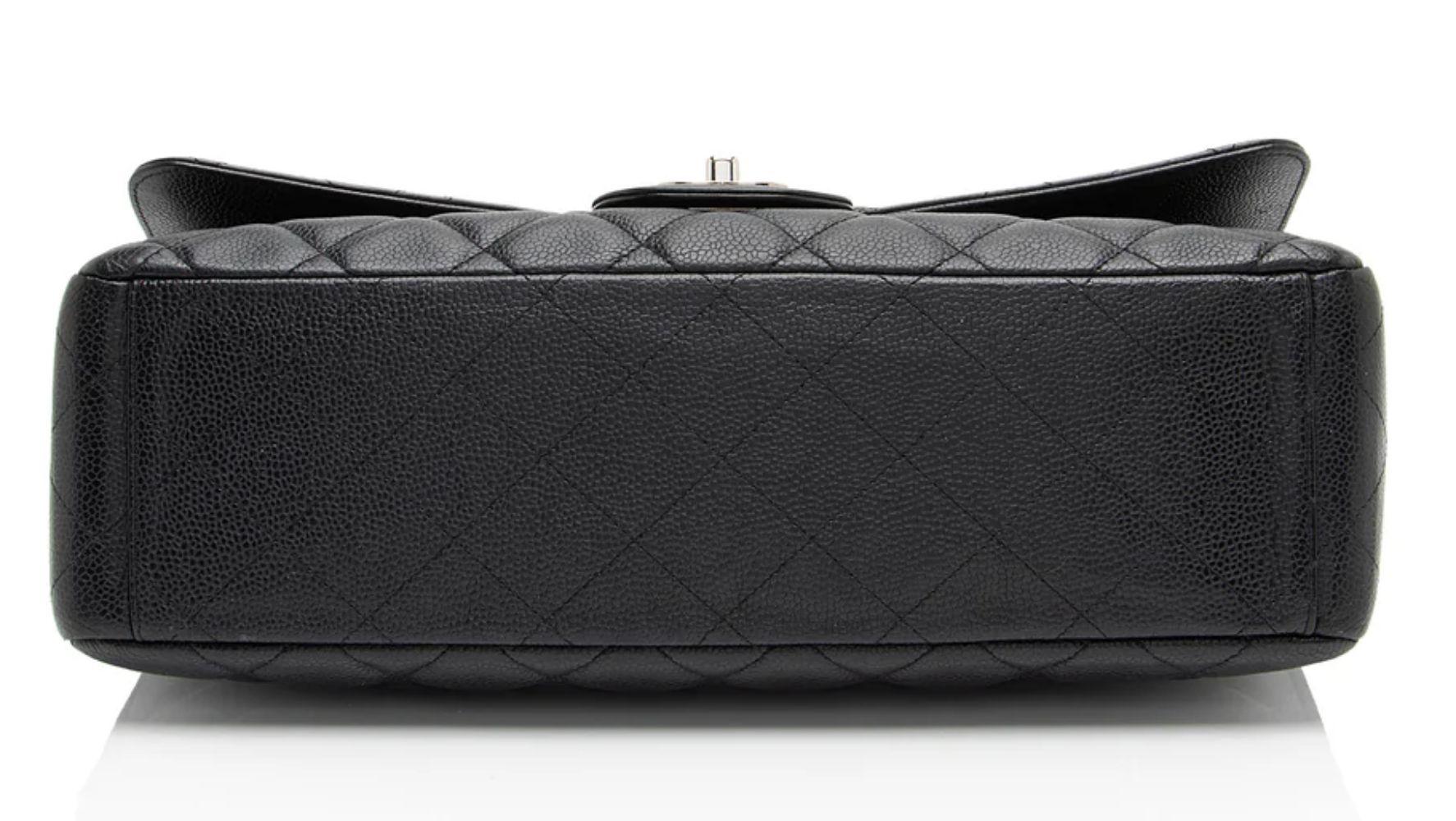 Chanel Caviar Leather Classic Maxi Single Flap Bag - Leather - Black