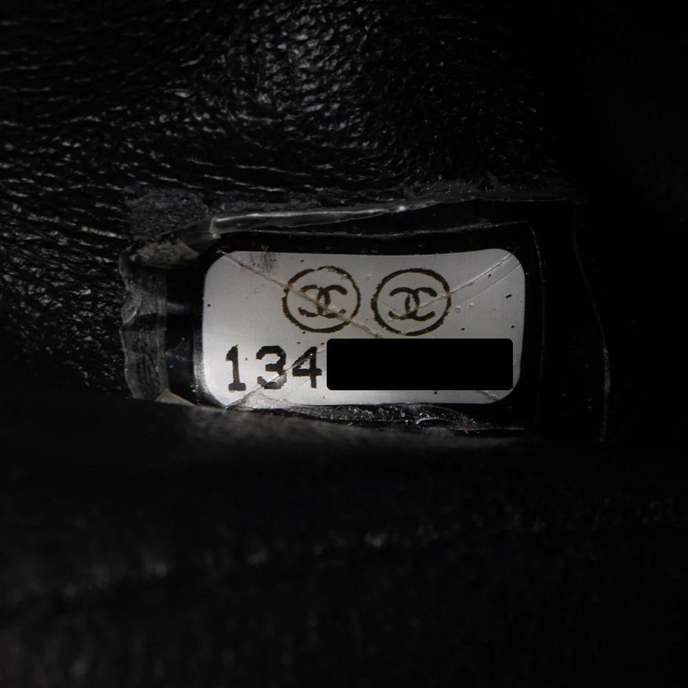 Chanel Caviar Leather Classic Maxi Single Flap Bag - Leather - Black