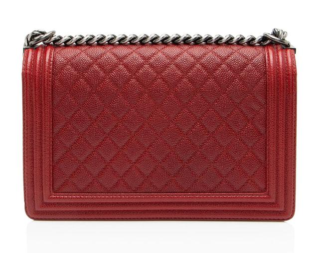 https://cdn.reebelo.com/pim/products/P-CHANELCAVIARLEATHERNEWMEDIUMBOYBAG/RED-image-2.jpg