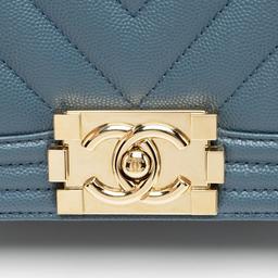 Chanel Chevron Caviar Leather Old Medium Boy Bag - Leather - Blue