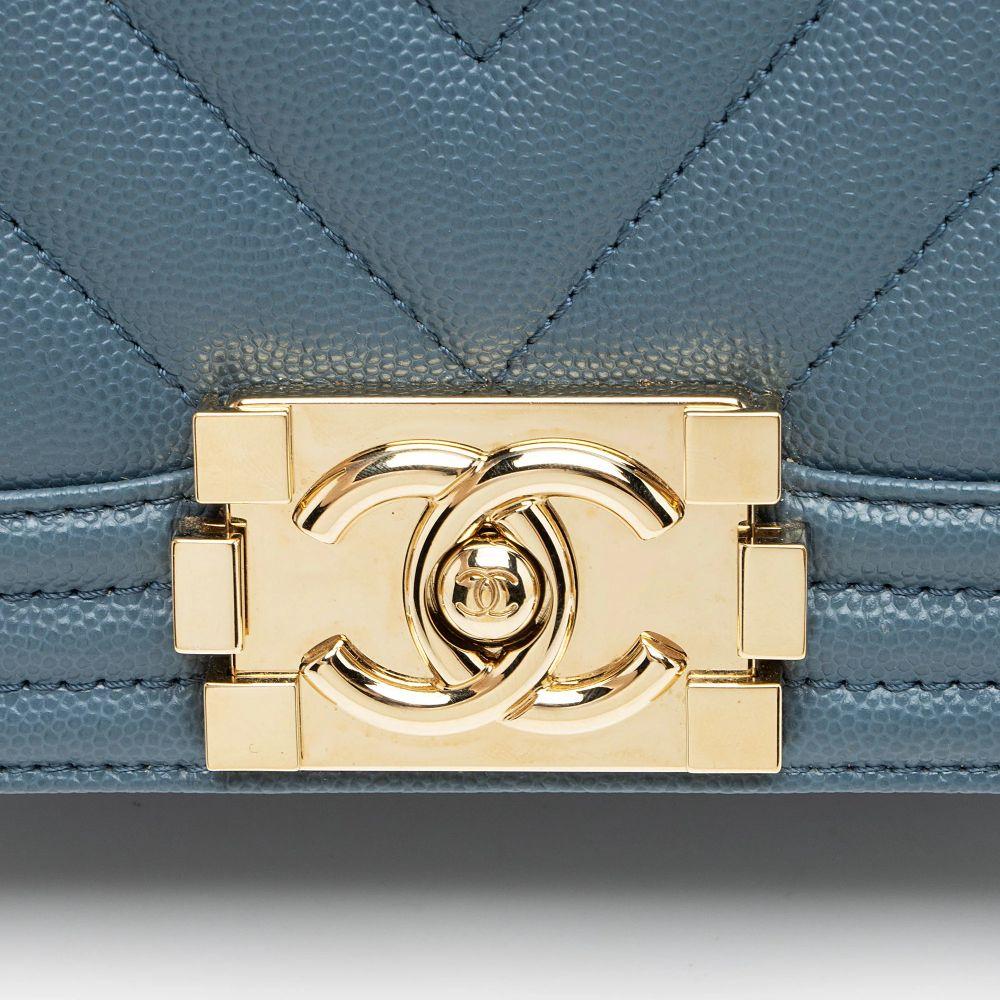 Chanel Chevron Caviar Leather Old Medium Boy Bag - Leather - Blue