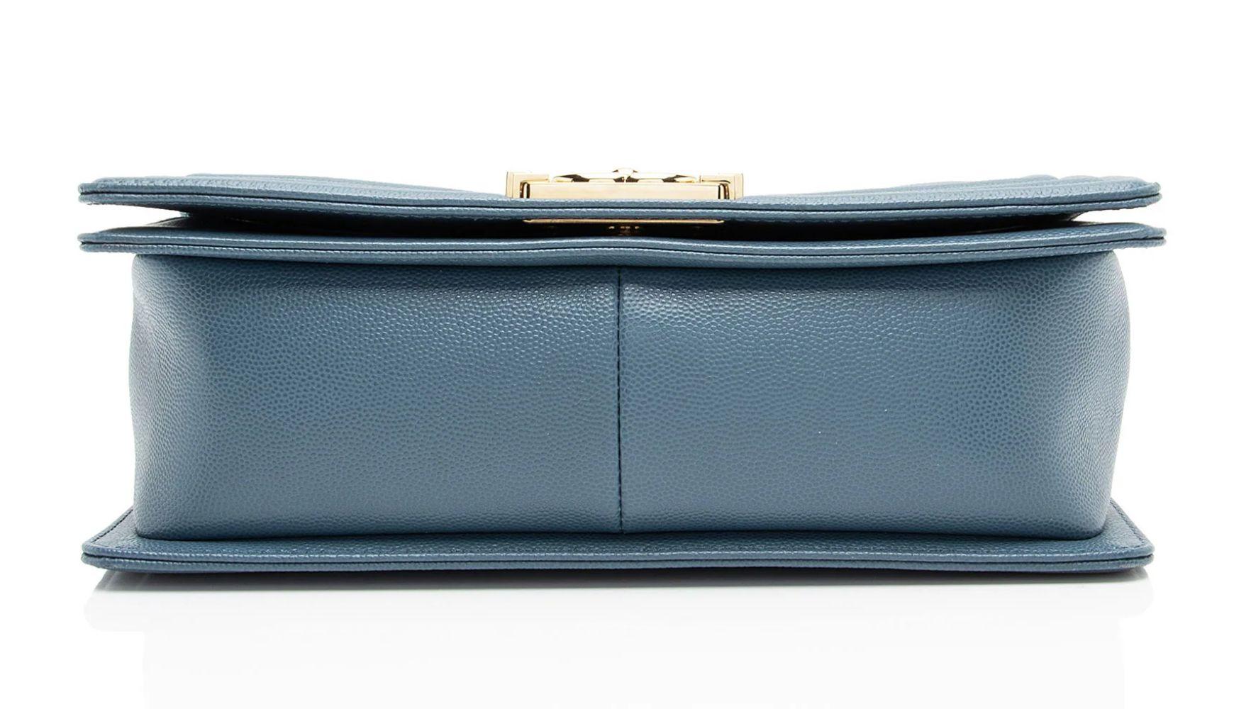 Chanel Chevron Caviar Leather Old Medium Boy Bag - Leather - Blue