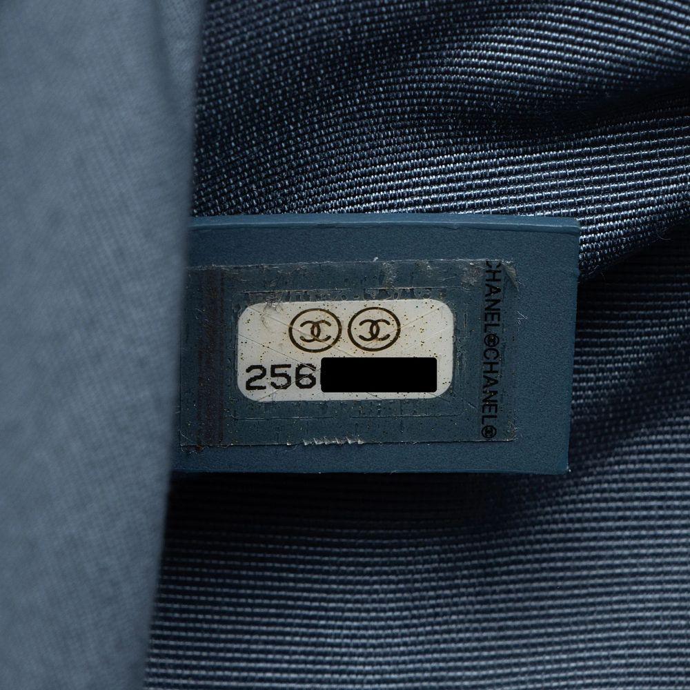 Chanel Chevron Caviar Leather Old Medium Boy Bag - Leather - Blue