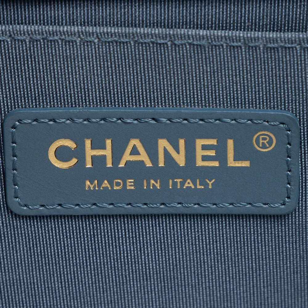 Chanel Chevron Caviar Leather Old Medium Boy Bag - Leather - Blue