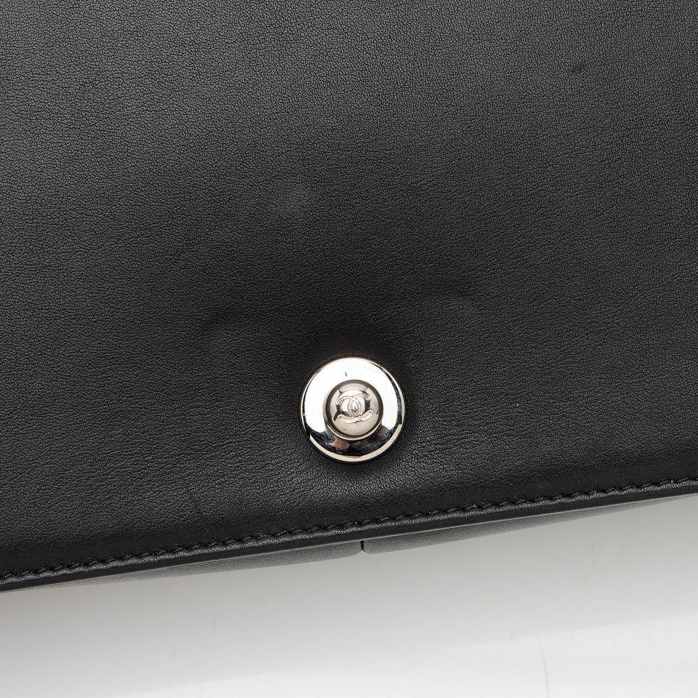 Chanel Chevron Lambskin Old Medium Boy Bag - Lambskin - Black