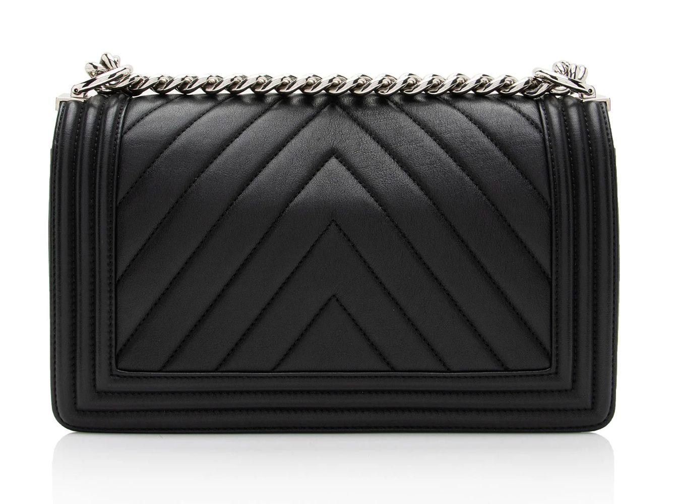 Chanel Chevron Lambskin Old Medium Boy Bag - Lambskin - Black