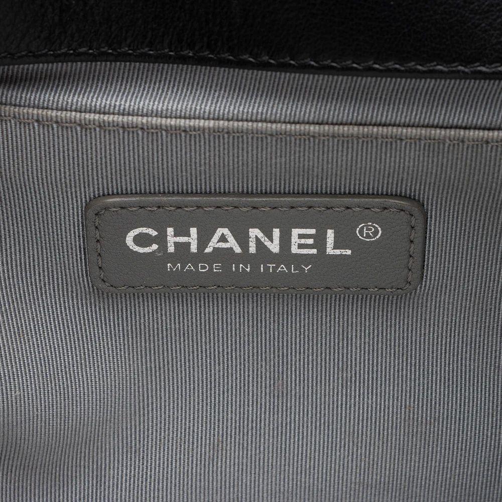 Chanel Chevron Lambskin Old Medium Boy Bag - Lambskin - Black