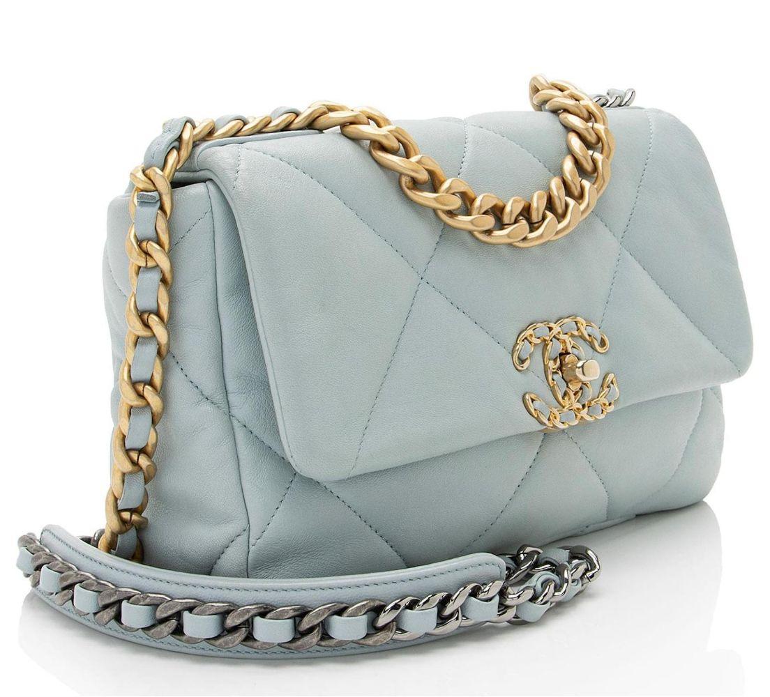 Chanel Lambskin 19 Medium Flap Shoulder Bag - Lambskin - Blue