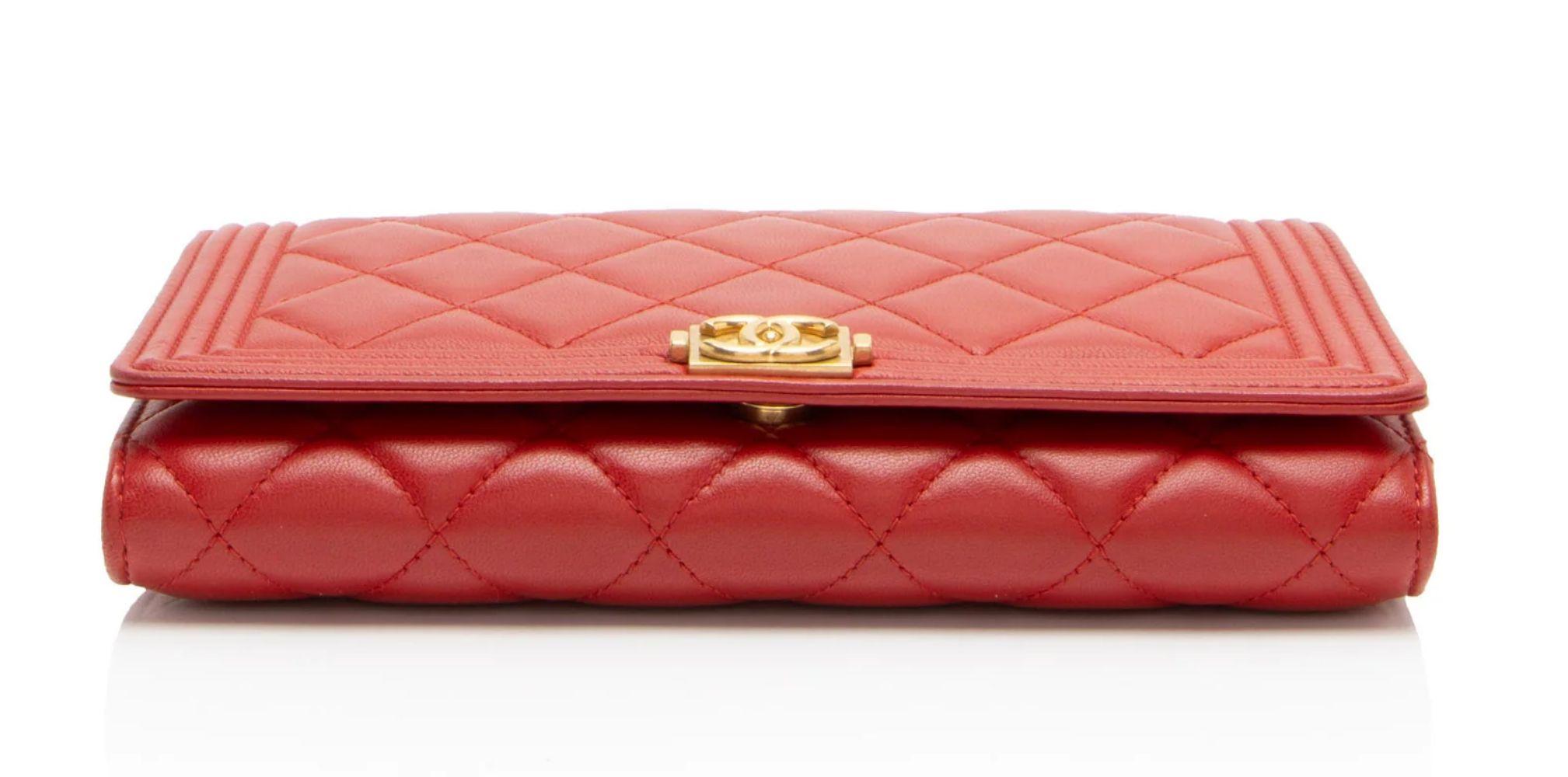 Chanel Lambskin Boy Clutch on Chain - Lambskin - Red