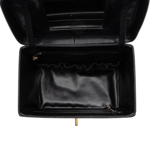 https://cdn.reebelo.com/pim/products/P-CHANELVINTAGECAVIARLEATHERVANITYTRAINCASE/BLA-image-6.jpg