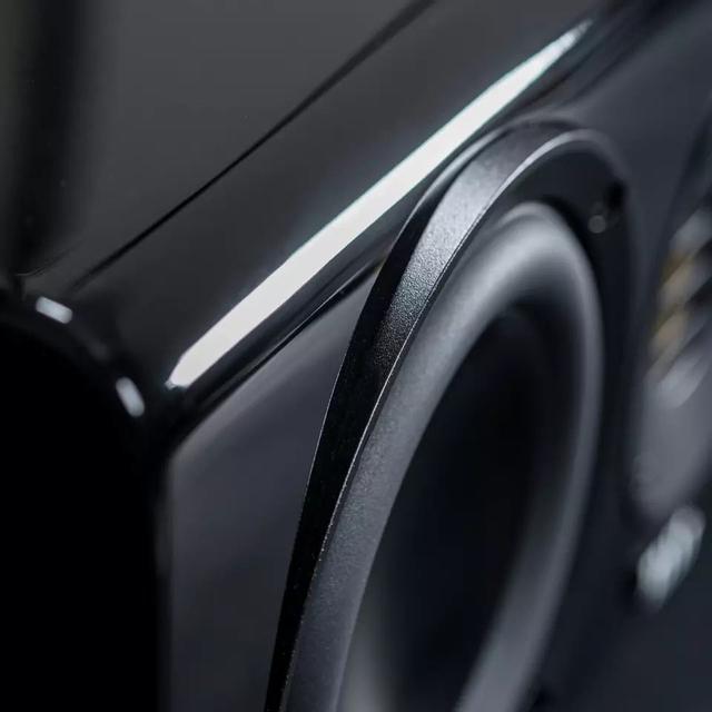 https://cdn.reebelo.com/pim/products/P-ELACSOLANOCENTERCHANNELSPEAKERCC281/GLO-image-3.jpg
