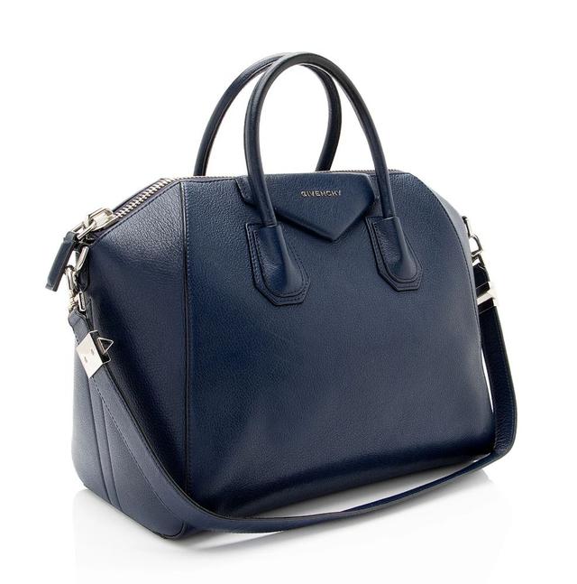 https://cdn.reebelo.com/pim/products/P-GIVENCHYSUGARGOATSKINANTIGONAMEDIUMSATCHEL/BLU-image-1.jpg