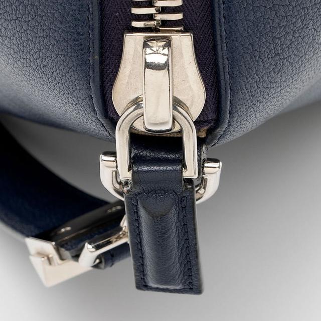 https://cdn.reebelo.com/pim/products/P-GIVENCHYSUGARGOATSKINANTIGONAMEDIUMSATCHEL/BLU-image-9.jpg