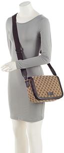 https://cdn.reebelo.com/pim/products/P-GUCCIGGCANVASFLAPSMALLMESSENGER/BEI-image-4.jpg