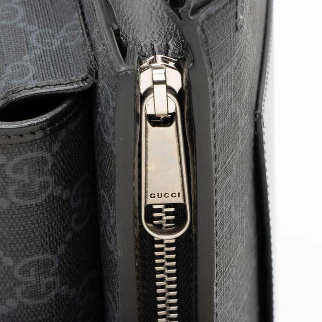https://cdn.reebelo.com/pim/products/P-GUCCIGGSUPREMEFLAPPOCKETBELTBAG/BLA-image-9.jpg