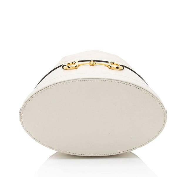 https://cdn.reebelo.com/pim/products/P-GUCCILEATHERHORSEBIT1955DRAWSTRINGBUCKETBAG/WHI-image-3.jpg