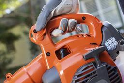 Husqvarna 125B 28cc 1.1hp 2-Cycle Gas Leaf Blower - Orange/Black