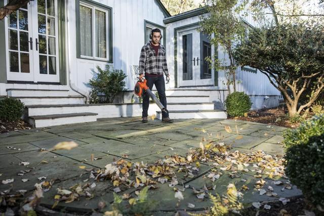 https://cdn.reebelo.com/pim/products/P-HUSQVARNA125B28CC11HP2CYCLEGASLEAFBLOWER/ORA-image-7.jpg