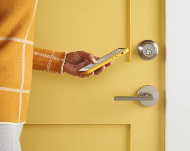 https://cdn.reebelo.com/pim/products/P-LEVELLOCKSMARTLOCK/SAT-image-2.jpg