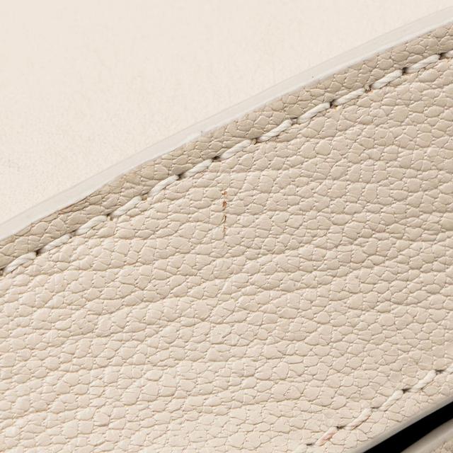 https://cdn.reebelo.com/pim/products/P-LOEWESATINCALFSKINJACQUARDLUNASMALLBAG/BEI-image-14.jpg