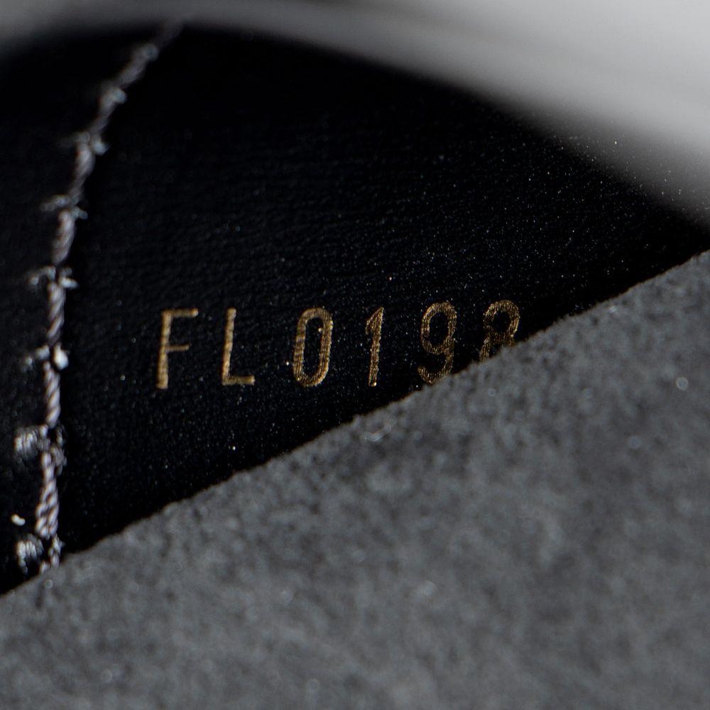 Louis Vuitton Calfskin Chain Louise GM Clutch - Calfskin - Black