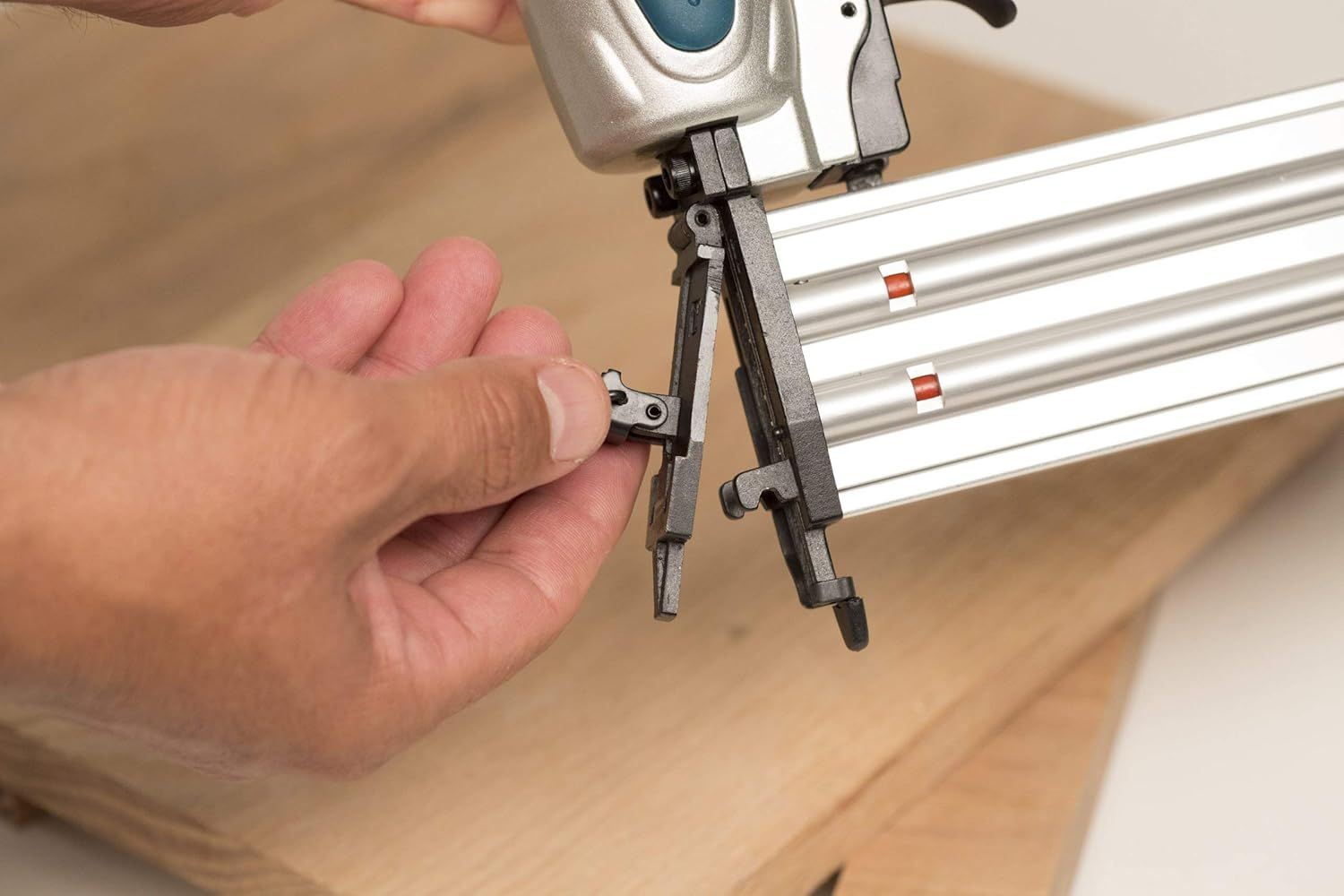 Makita AF505N-R 18 Gauge 2 in. Brad Nailer Kit - Teal