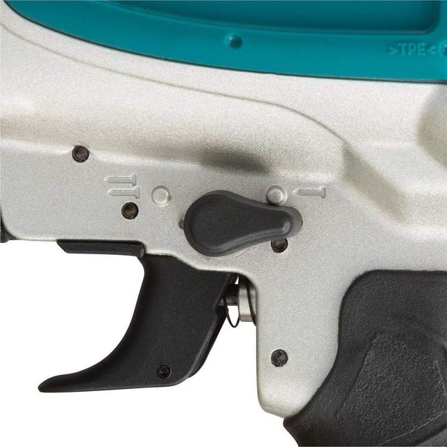 https://cdn.reebelo.com/pim/products/P-MAKITAAN613R15212SIDINGCOILNAILER/TEA-image-1.jpg