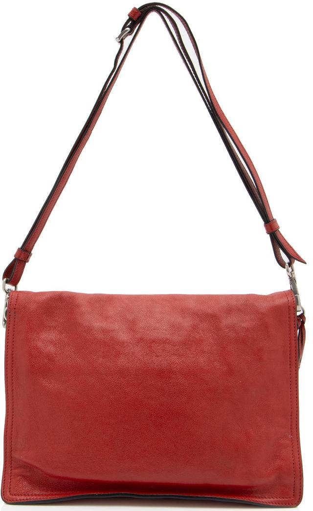 https://cdn.reebelo.com/pim/products/P-PRADAOMBREGLACECALFETIQUETTEFLAPMESSENGER/RED-image-2.jpg