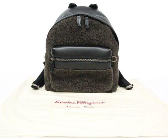 https://cdn.reebelo.com/pim/products/P-SALVATOREFERRAGAMOLEATHERBACKPACK/BLA-image-1.jpg