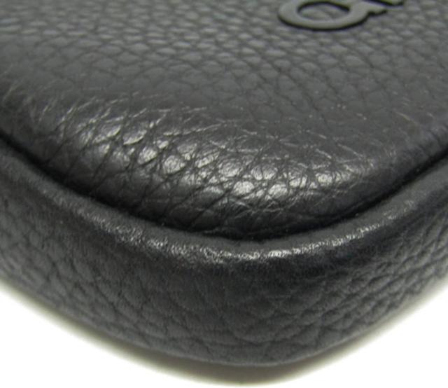 https://cdn.reebelo.com/pim/products/P-SALVATOREFERRAGAMOLEATHERPOUCH/BLA-image-3.jpg