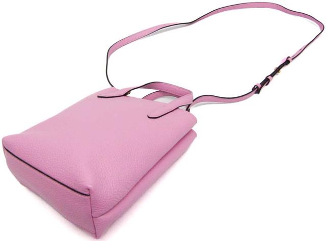 https://cdn.reebelo.com/pim/products/P-SALVATOREFERRAGAMOLEATHERSHOULDERBAGHANDBAG/PIN-image-1.jpg