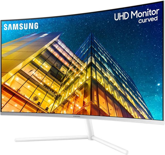 Samsung UR59C Curved 4K Monitor 32" in White in Excellent condition