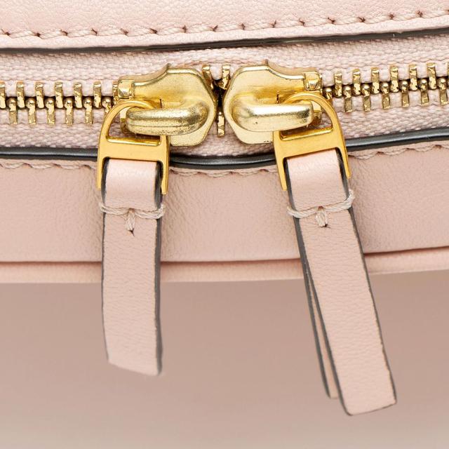 https://cdn.reebelo.com/pim/products/P-TORYBURCHCHEVRONLEATHERALEXASTITCHCAMERABAG/PIN-image-7.jpg