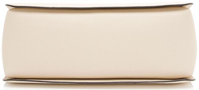 https://cdn.reebelo.com/pim/products/P-TORYBURCHLEATHERROBINSONTOTE/BEI-image-3.jpg