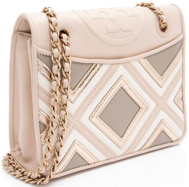 https://cdn.reebelo.com/pim/products/P-TORYBURCHMATTELEATHERGEOFLEMINGSHOULDERBAG/BEI-image-1.jpg