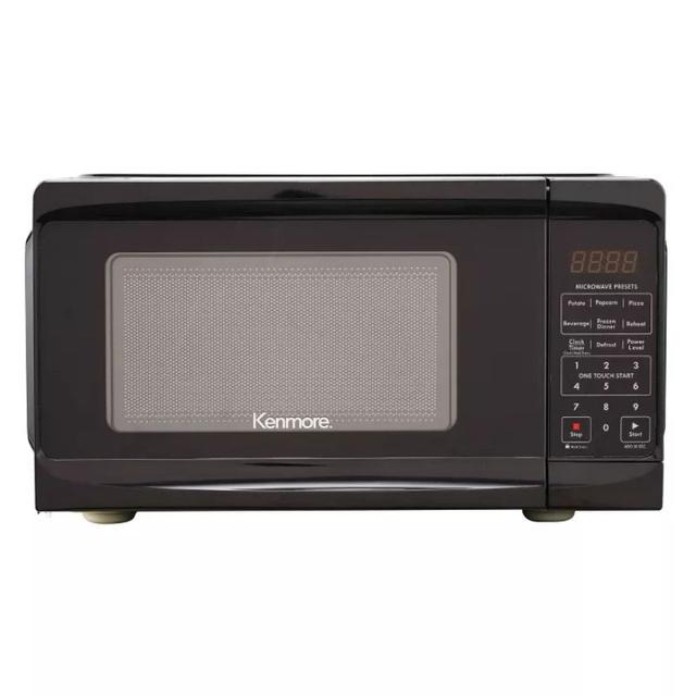 Kenmore  0.7 cu-ft Microwave in Black in Excellent condition