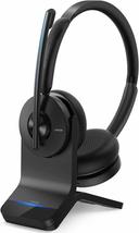 Anker  PowerConf H500 Charging Stand Dual-Ear Headset Microphone in Black in Excellent condition