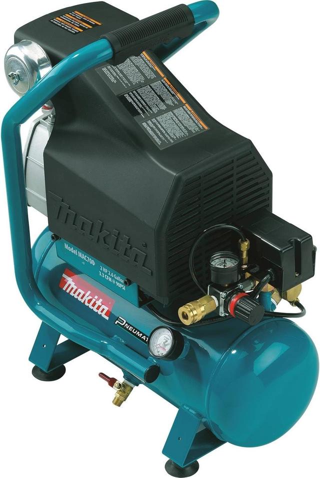 Makita  MAC700 2.0HP Big Bore Air Compressor in Blue in Excellent condition