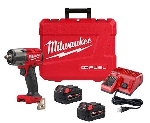 Milwaukee  2962-22 M18 Fuel 1/2 " Mid-Torque Impact Wrench w/ Friction Ring Kit - Red/Black - Excellent